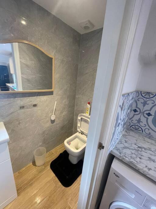 One Bedroom Annex With Private Entrance Morden  Zewnętrze zdjęcie